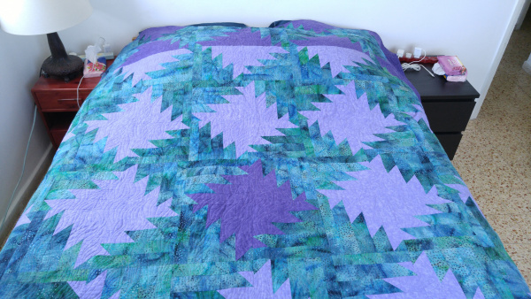 Queen-size bed quilt